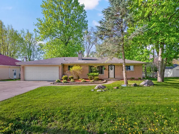 950 Gallaland Ave, Rochester Hills, MI 48307
