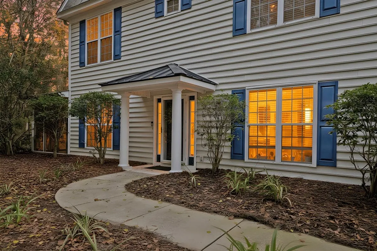 Building Photo - 1616 Camfield Ln
