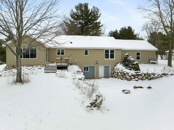 11355 Us Highway 31 N, Charlevoix, MI 49720