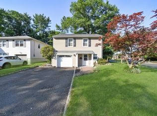 2 Essex Rd, Springfield, NJ 07081