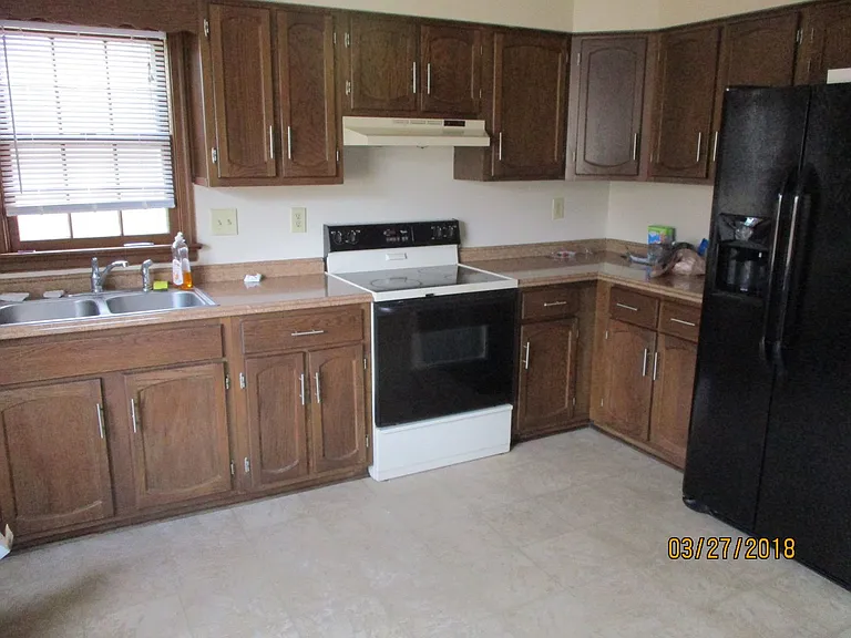 1912 Millsap Ln — Photo 6