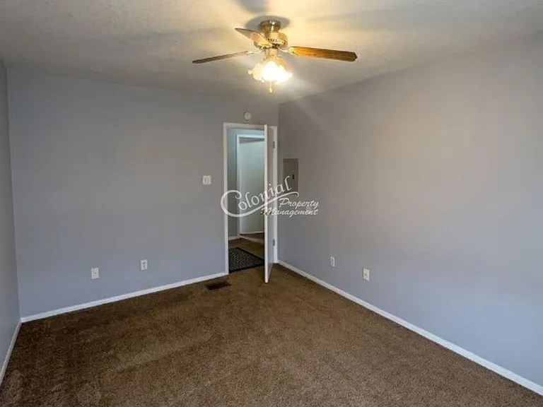 1105 Leslie Cir #B — Photo 6