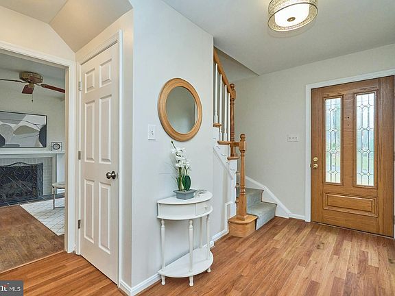 4th image of 8420 Georgian Way