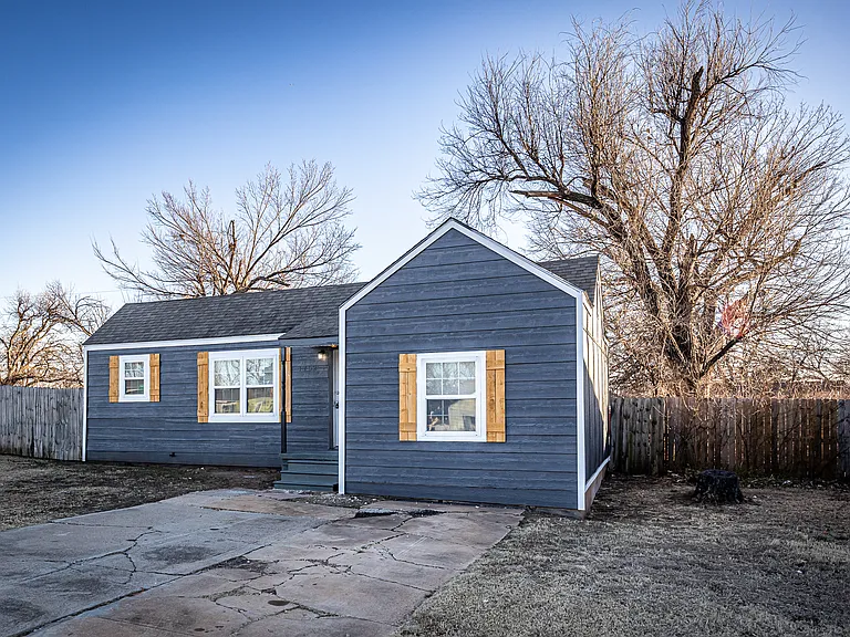1702 NW Euclid Ave — Photo 3