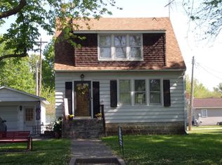 515 E Palm St, Roodhouse, IL 62082