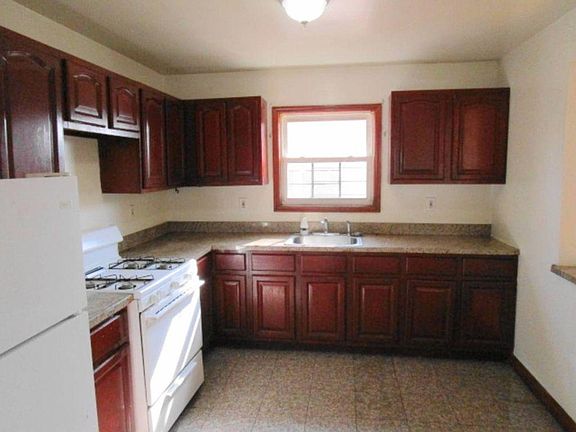 2nd image of 20526 115th Ave #2