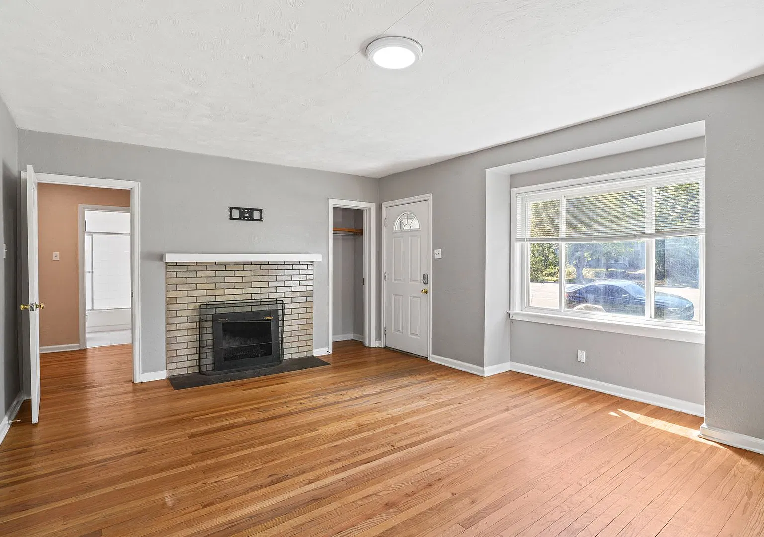 611 University Ave. — Photo 3