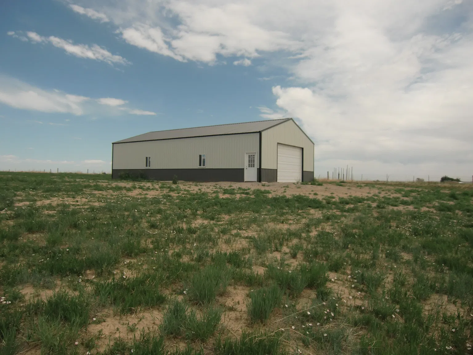 1 bed, 2000 sqft, $1,400 — Photo 3