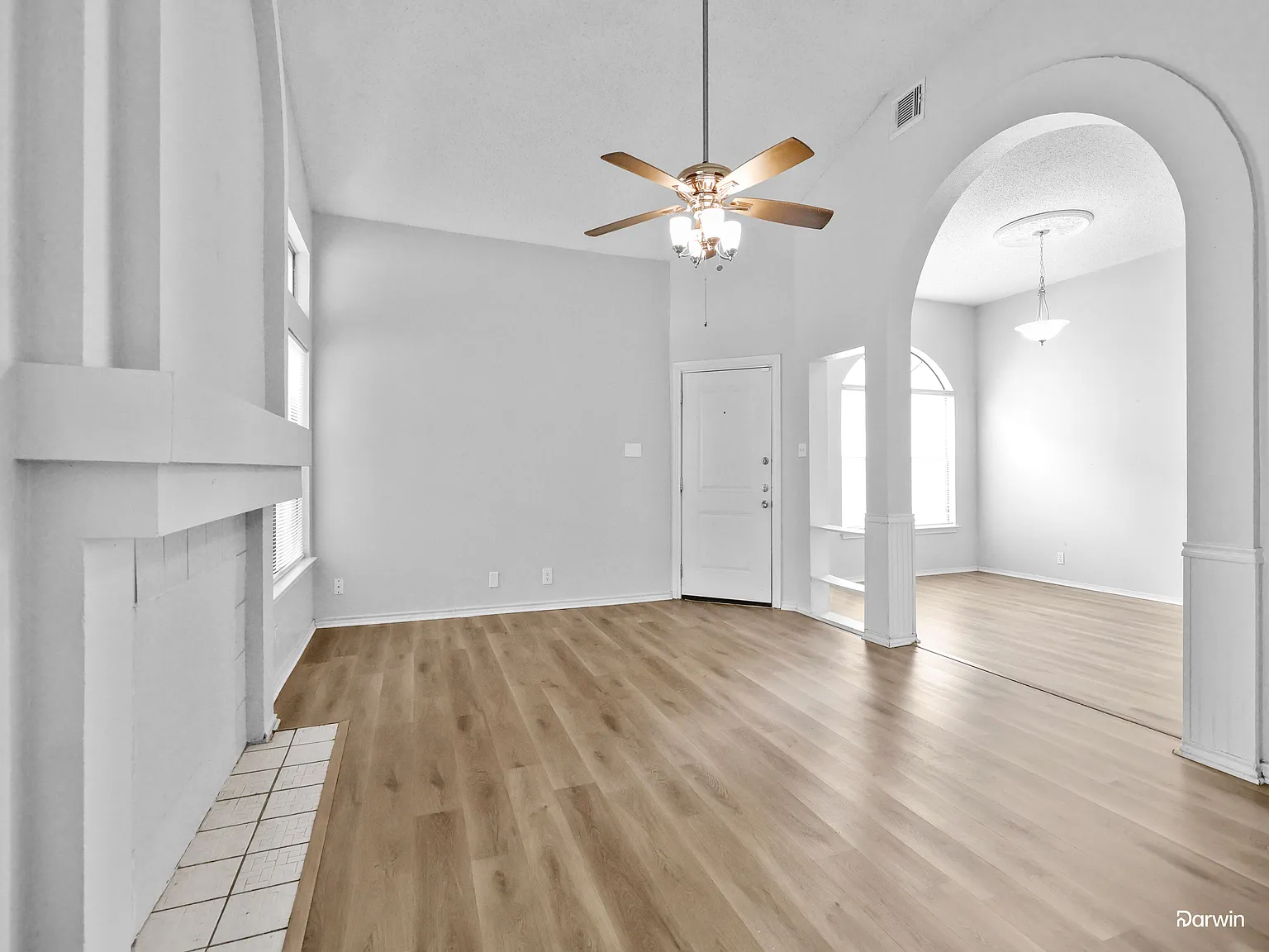 3 bed, 2.0 bath, 1270 sqft, $1,480 — Photo 2