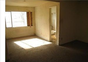 5th image of 24979 E Union St