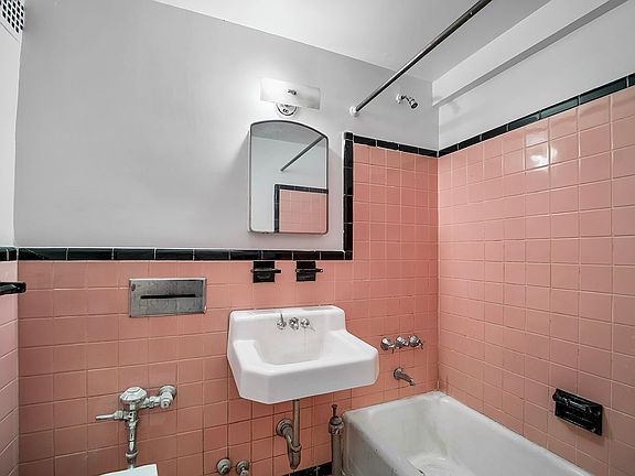 5th image of 408 W 57th St APT 6K