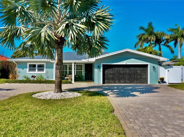 10122 Yacht Club Dr, Treasure Island, FL 33706