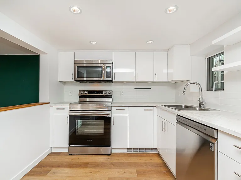 1412 E 10th Ave — Photo 7