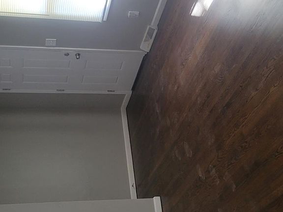 3rd image of 8409 Grandview Ln