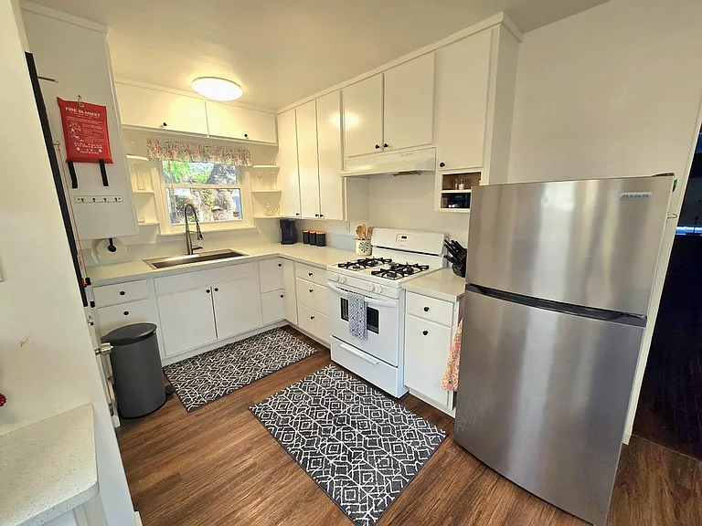458 Citrus Ave — Photo 6