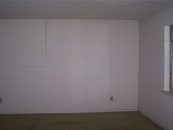 5th image of 5112 South Dr