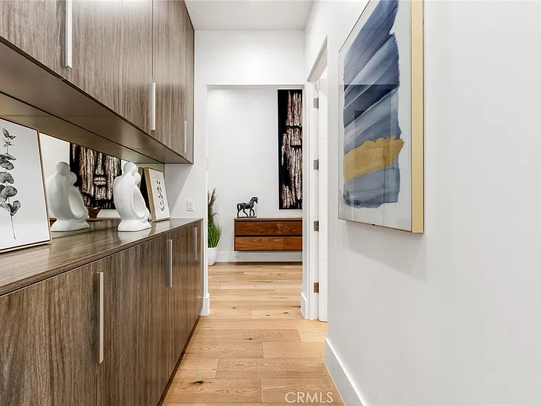 12606 Emelita St — Photo 15