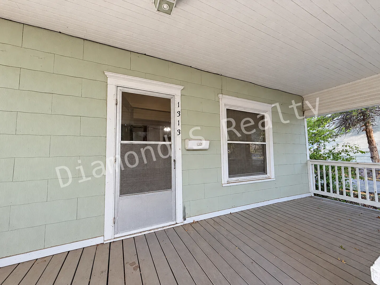 Charming 3-Bedroom Home Available! — Photo 2