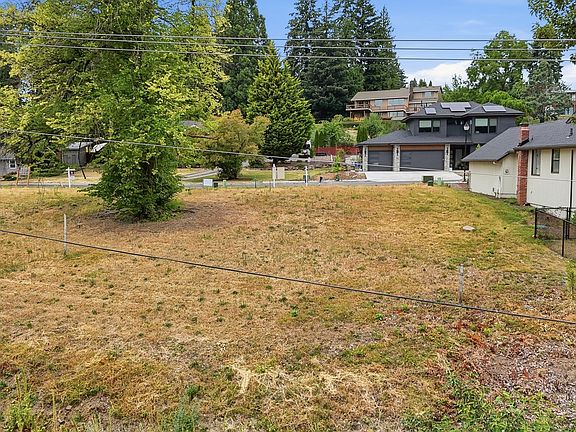 2nd image of 16723 SE 44th Cir