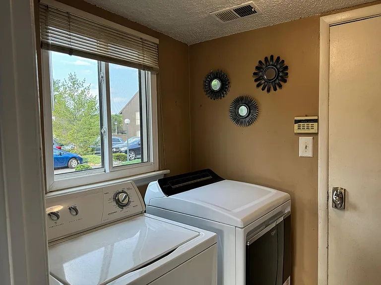 17 Westgate Dr #17 — Photo 12