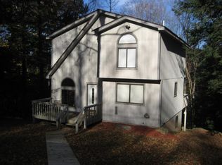 3567 Chestnuthill Dr, Lake Ariel, PA 18436