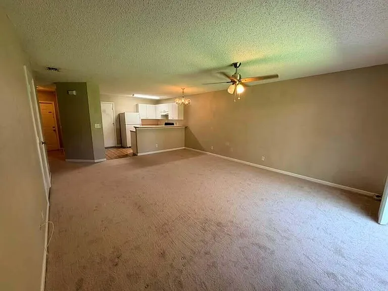 6892 Mill Brook Pl — Photo 2