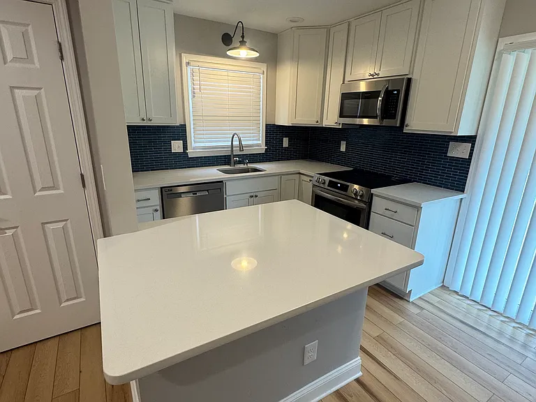 2633 Vail Ave — Photo 1