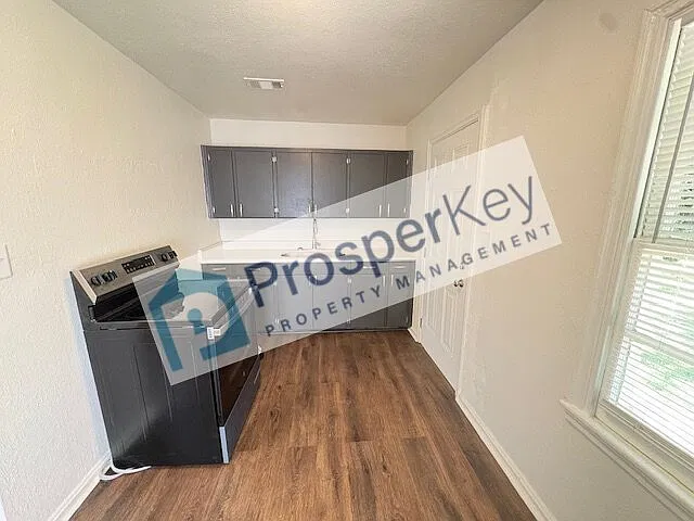 1480 Brewer Ave — Photo 4