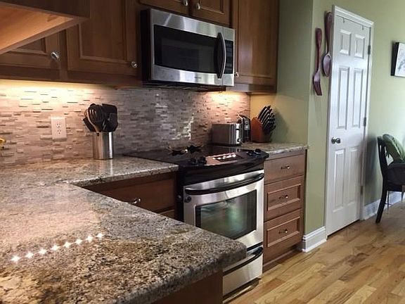 4th image of 3010 Castlewoods Dr
