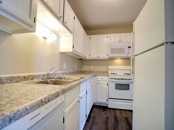 1091 Pennington Ct #2