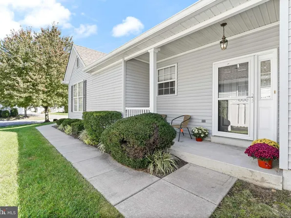 1203 N Fox Cub Holw, Glen Mills, PA 19342