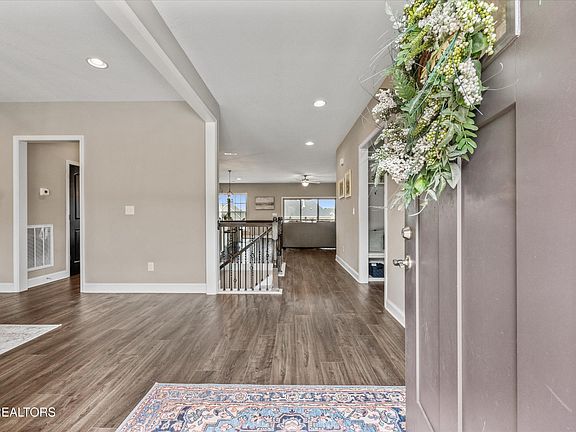 3rd image of 1717 Green Parrot Dr