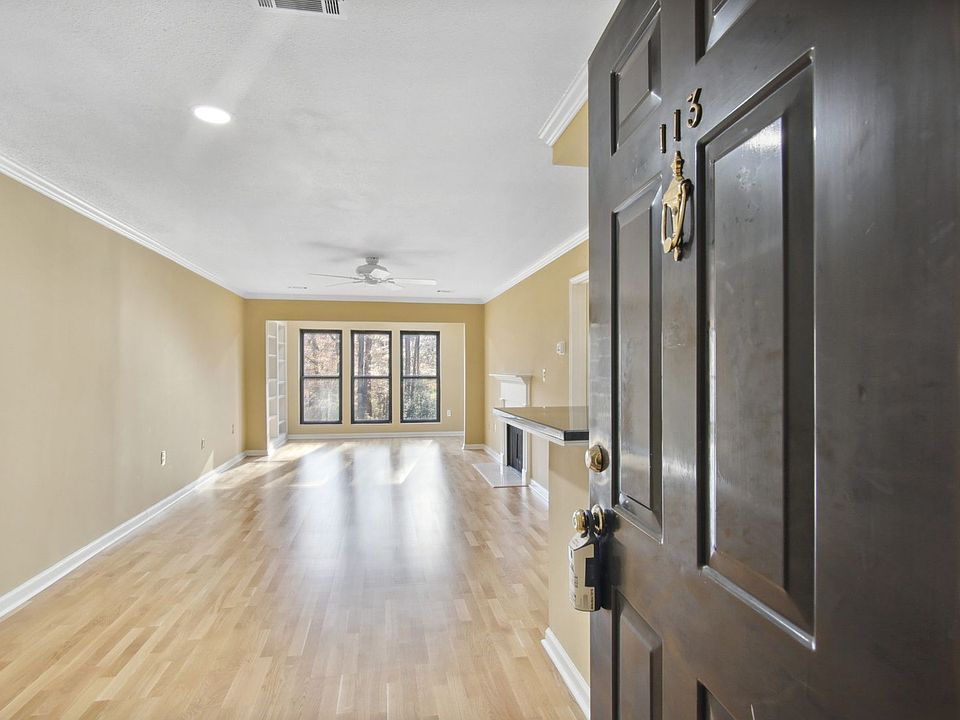 1st image of 24113 Plantation Dr NE