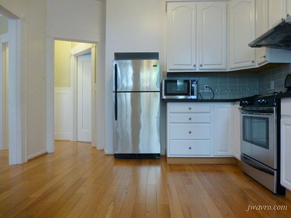 2nd image of 1348 Kearny St #1346