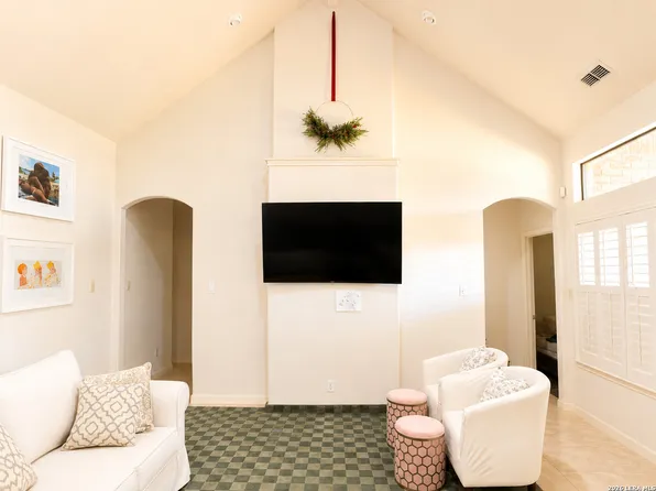 26017 LEWIS RANCH RD, New Braunfels, TX 78132