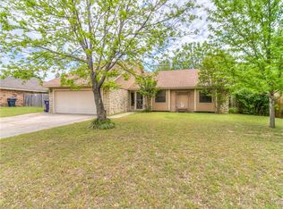 204 Rebel Ridge Ct, Yukon, OK 73099