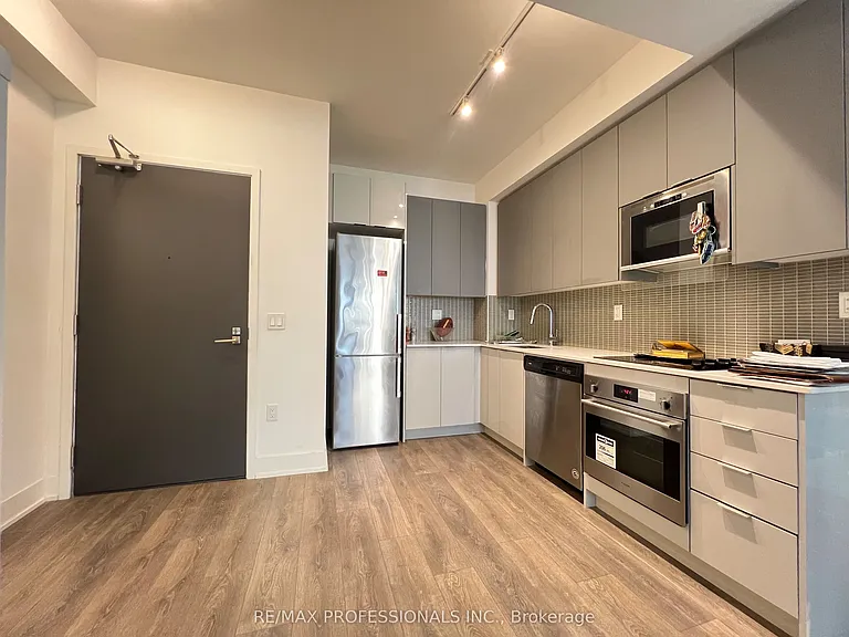 2916 Highway 7 Rd — Photo 3