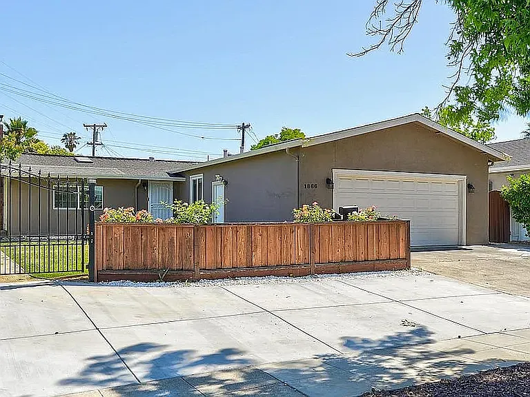 1866 Orange Grove Dr — Photo 1