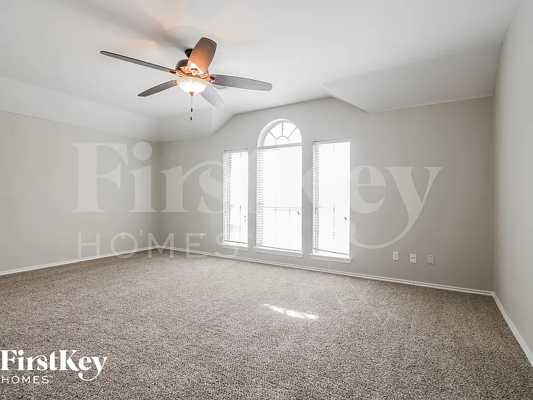 6605 Sandgate Dr — Photo 8