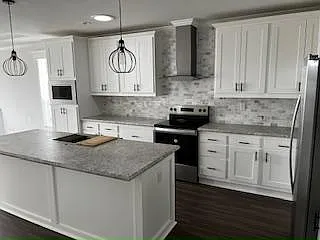 3 bed, 2.0 bath, 1460 sqft, $1,795 — Photo 2