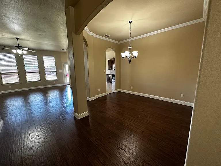 528 Stockton Dr — Photo 4