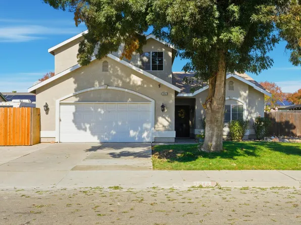 1044 Yosemite Dr, Hanford, CA 93230
