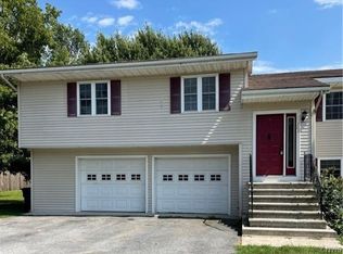203 Woolsey St, Sackets Harbor, NY 13685