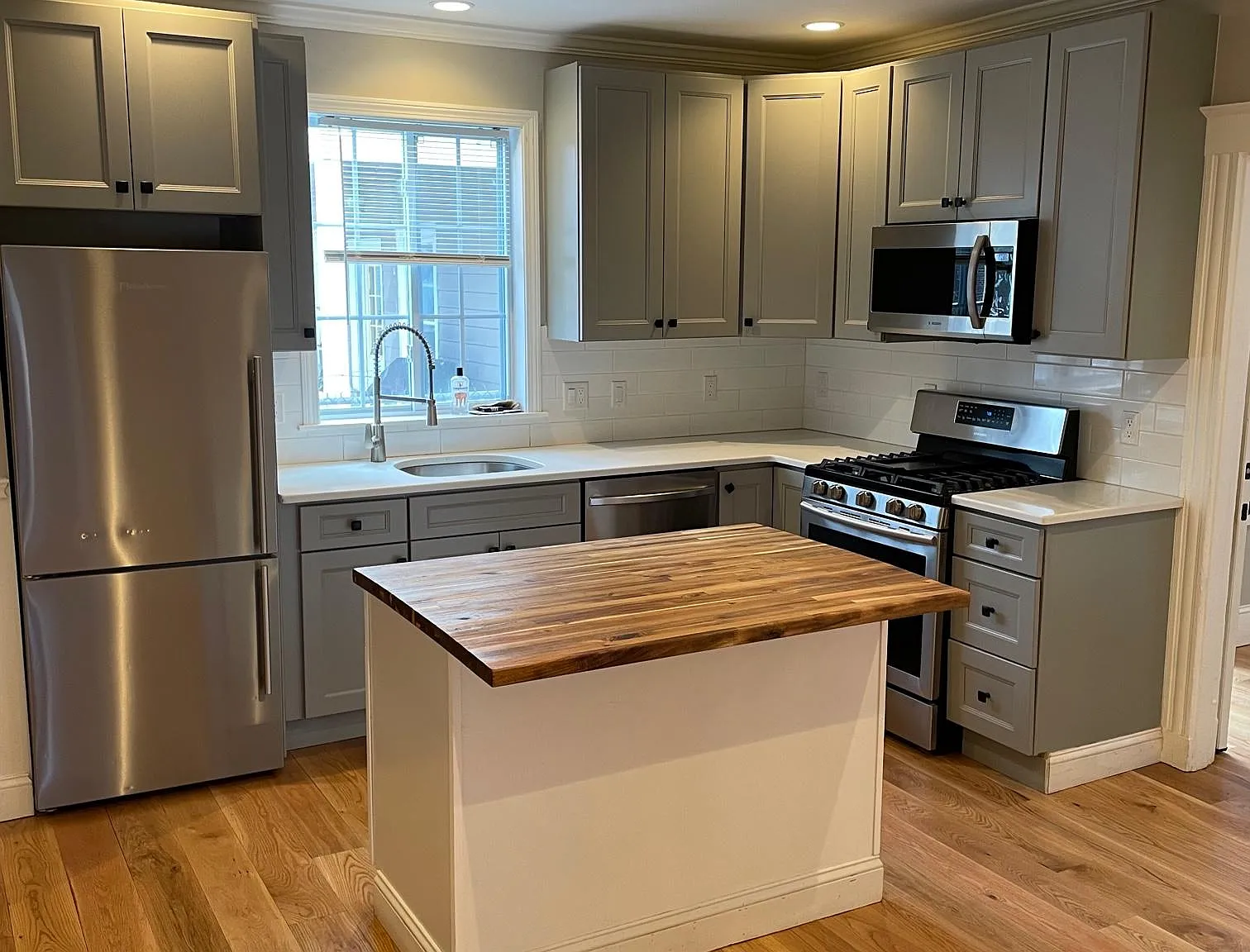 3 bed, 1200 sqft, $2,500 — Photo 1