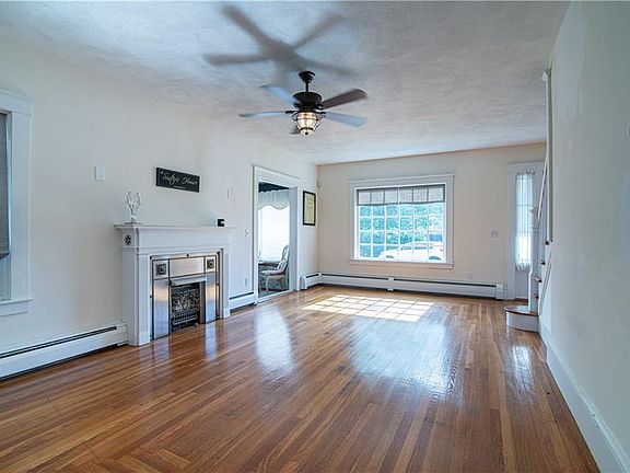 4th image of 78 Arnold St E