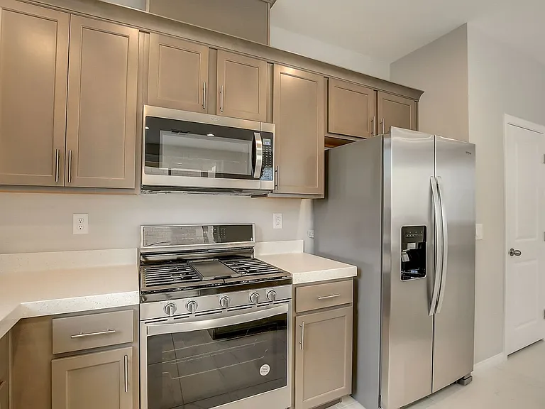 10643 Enridge Ave — Photo 22