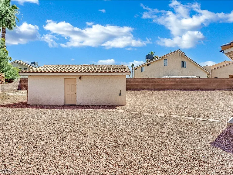 756 Charwood Cir — Photo 38