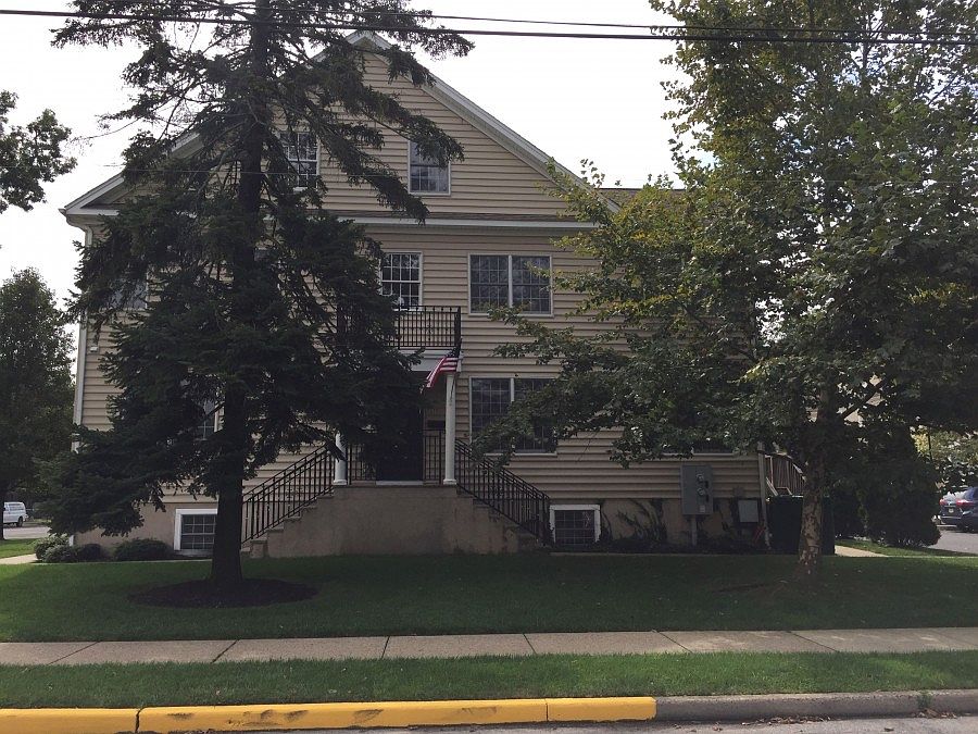 1st image of 570 4th St
