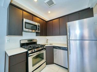 25-56 38th St #301, Astoria, NY 11103
