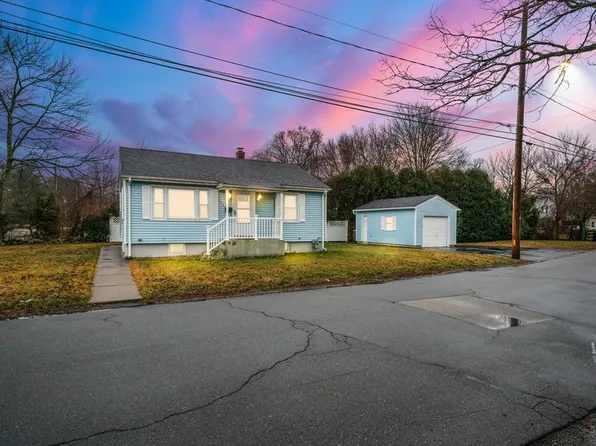529 Wood St, Somerset, MA 02726